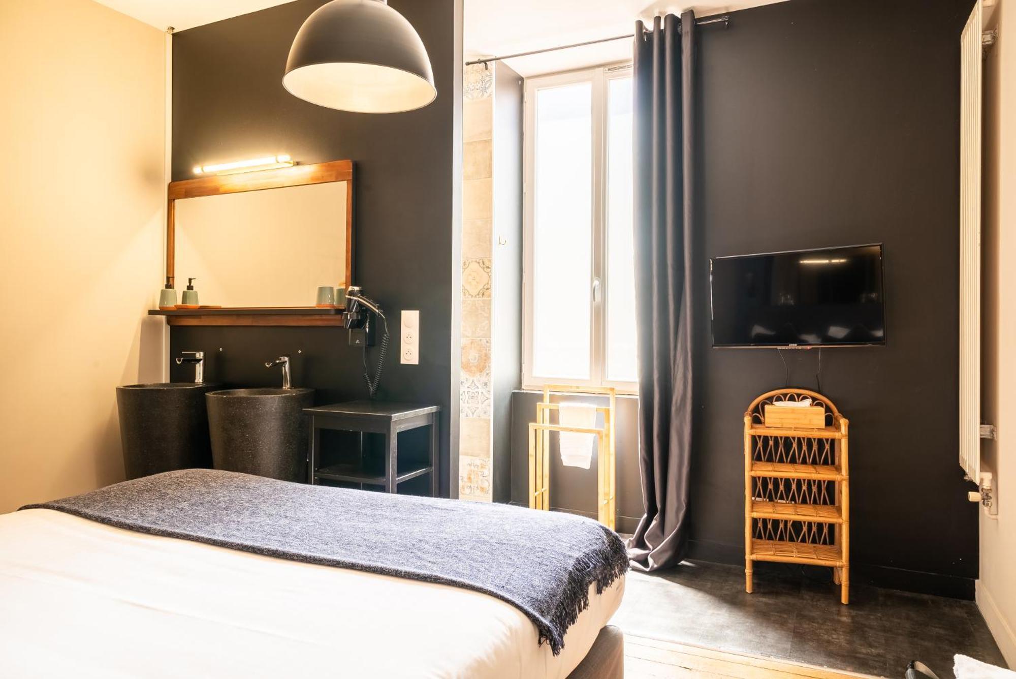 Dupain & Dubeurre Appart'Hotel - Parking En Supp 리모주 외부 사진